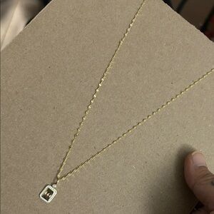 Elegant Gold Pendant Necklace